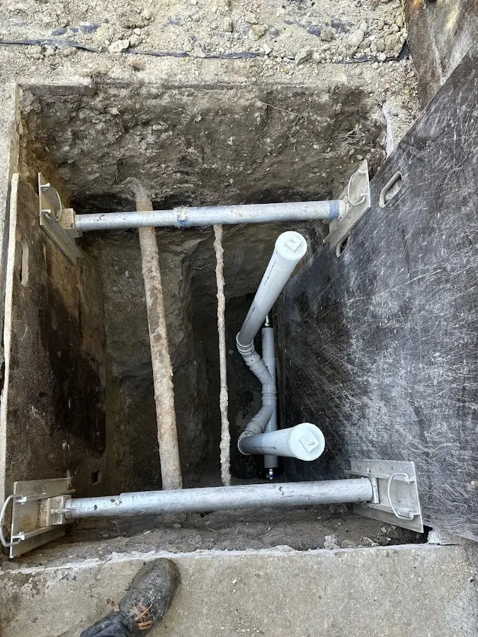 Experienced plumber completing Drain Cleaning work in Dickson